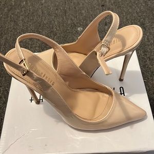 Fashion nova shoes never worn